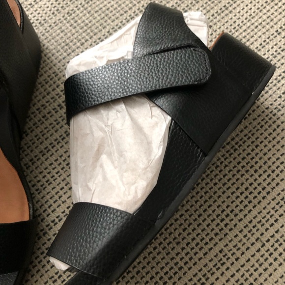 Gentle Soul by Kenneth Cole Gisele black sandals size 9 - Picture 4 of 10